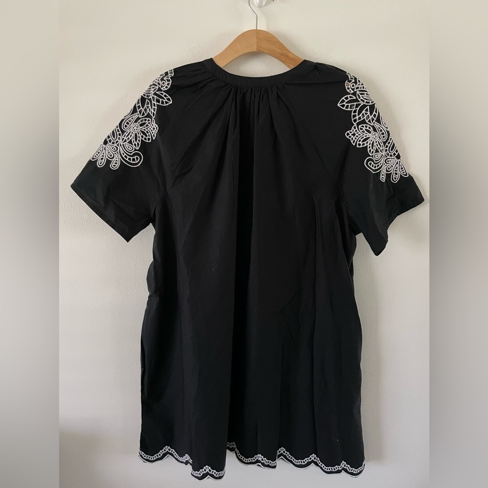 Universal Thread Embroidered Eyelet Shift Dress XL "Tuckernuck Style" Black - Picture 4 of 7